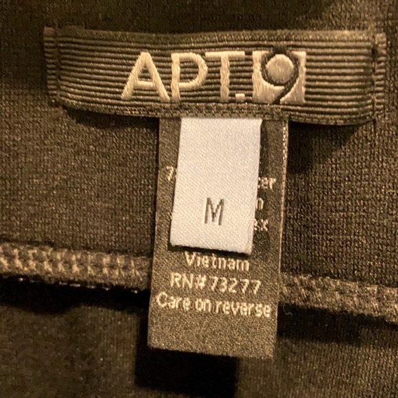 Apt 9 black & white body-con pencil skirt. Size medium. Like new. - Picture 4 of 4